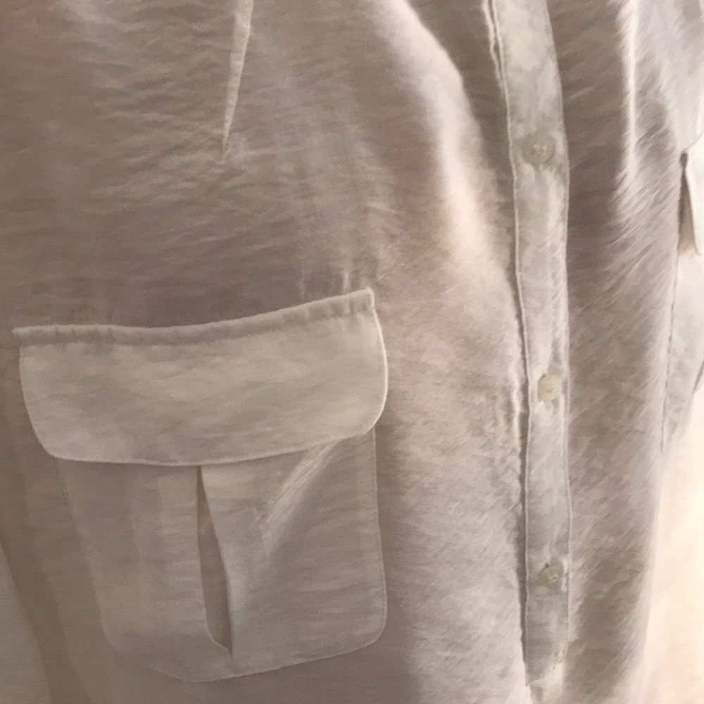 Button placket top - Picture 2 of 5